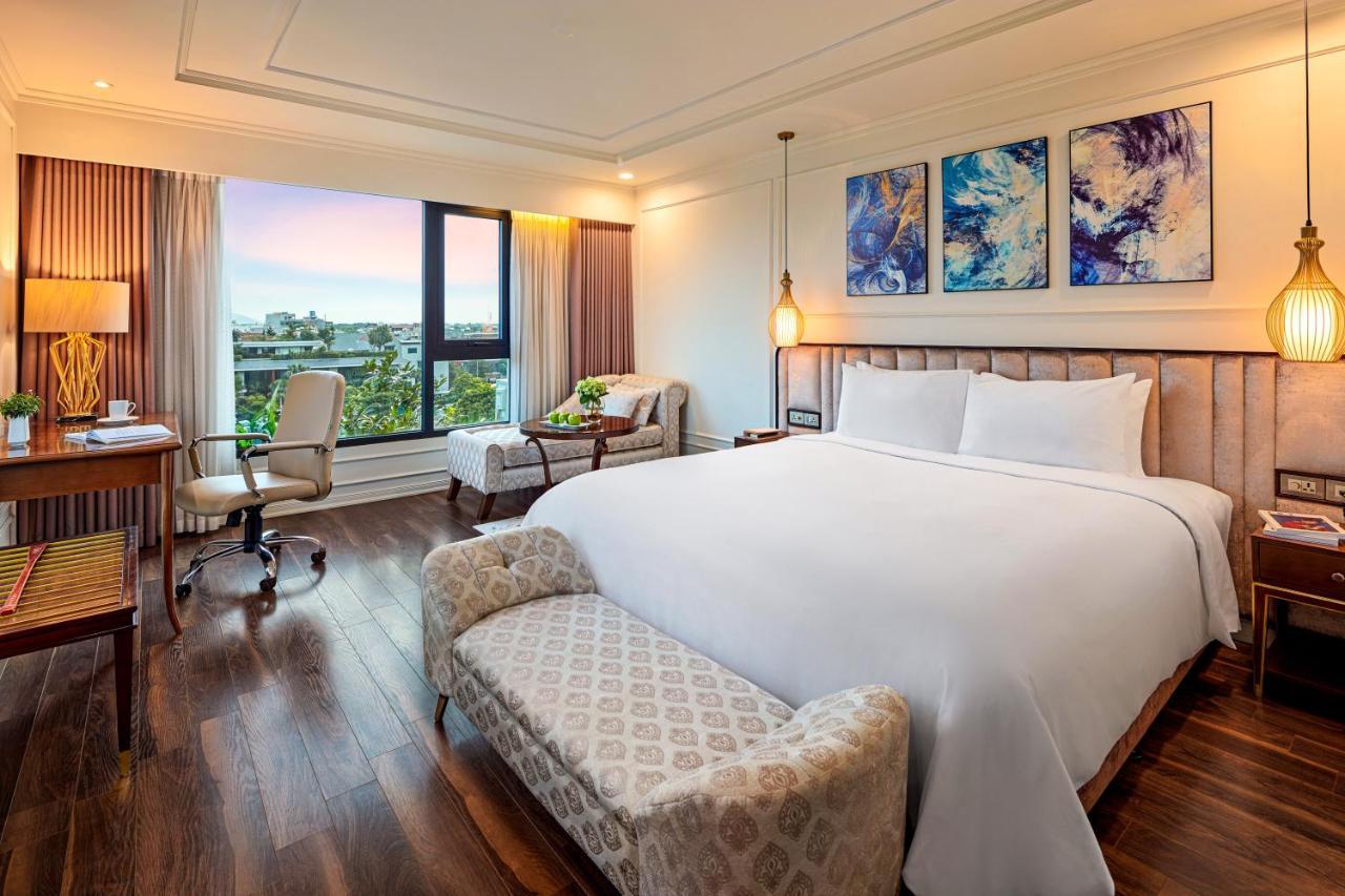 Ravatel Luxury Hotel Bac Giang Exterior photo