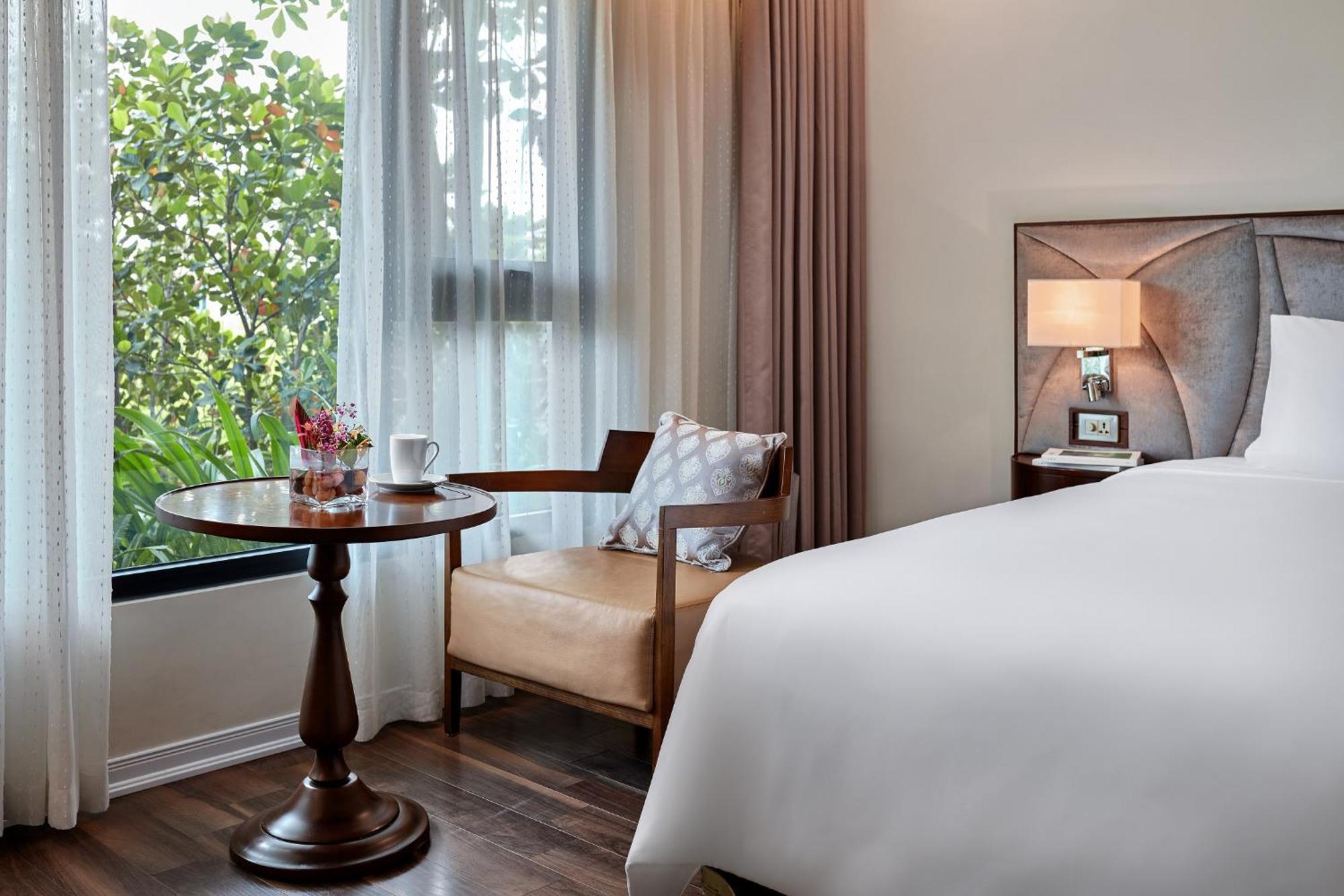 Ravatel Luxury Hotel Bac Giang Exterior photo
